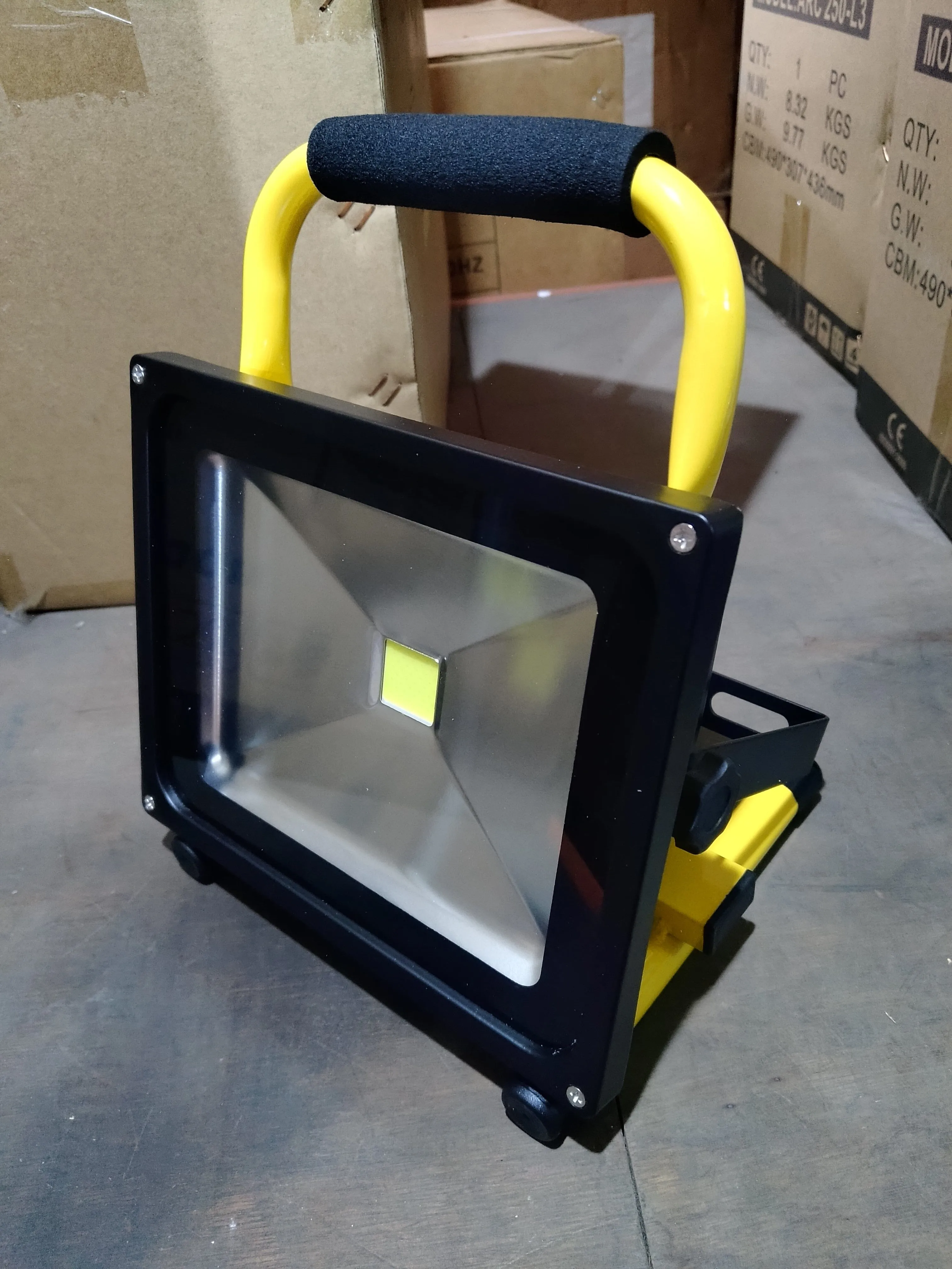 AIKO 30W LED Rechargeable Sport Lamp Flood Light | Model : LED-GYRLF30A2