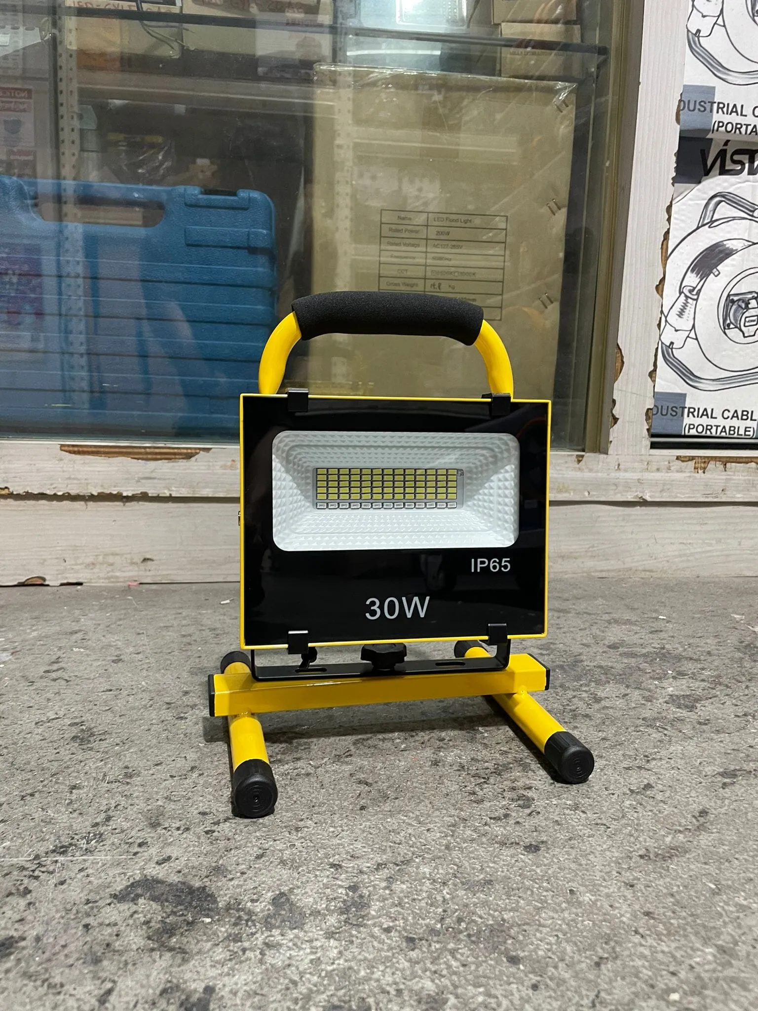 AIKO 30W LED Rechargeable Sport Lamp Flood Light | Model : LED-GYRLF30A3