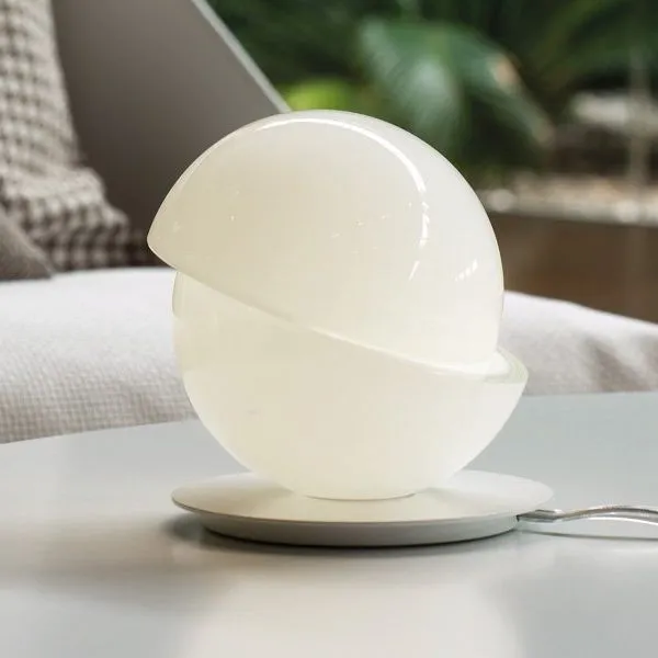 Axo Light Aibu shiny white safety glass table lamp