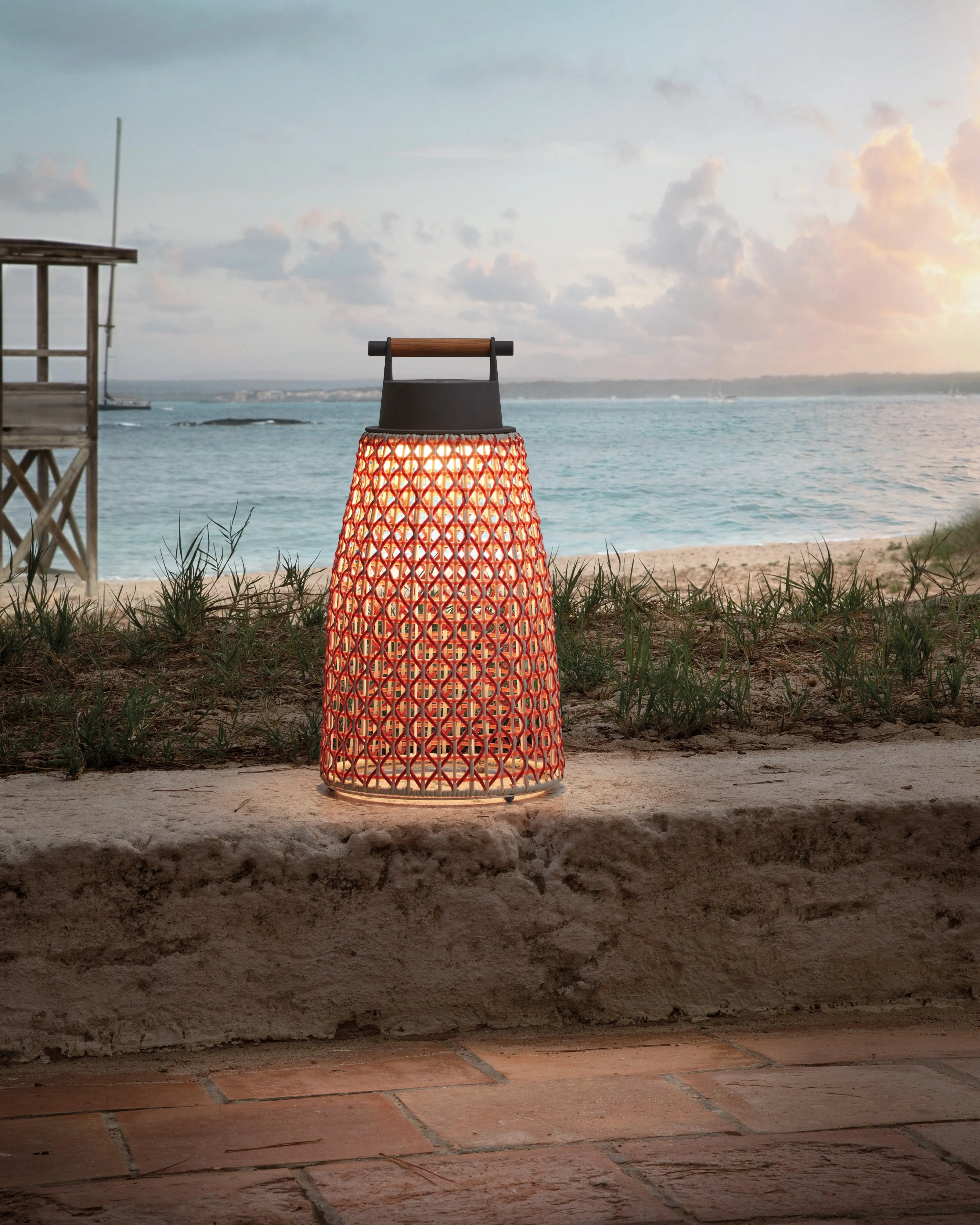 Exterior Woven Conical Portable Lamp