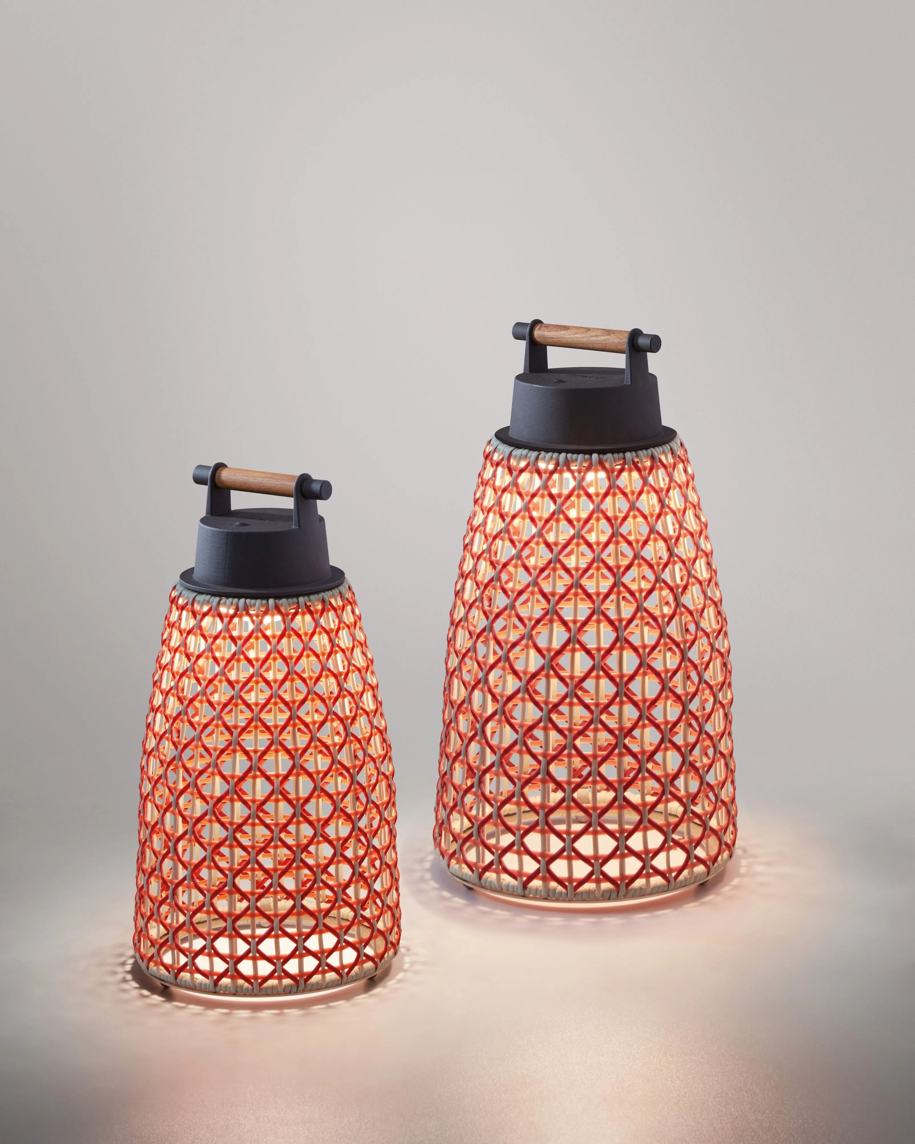 Exterior Woven Conical Portable Lamp