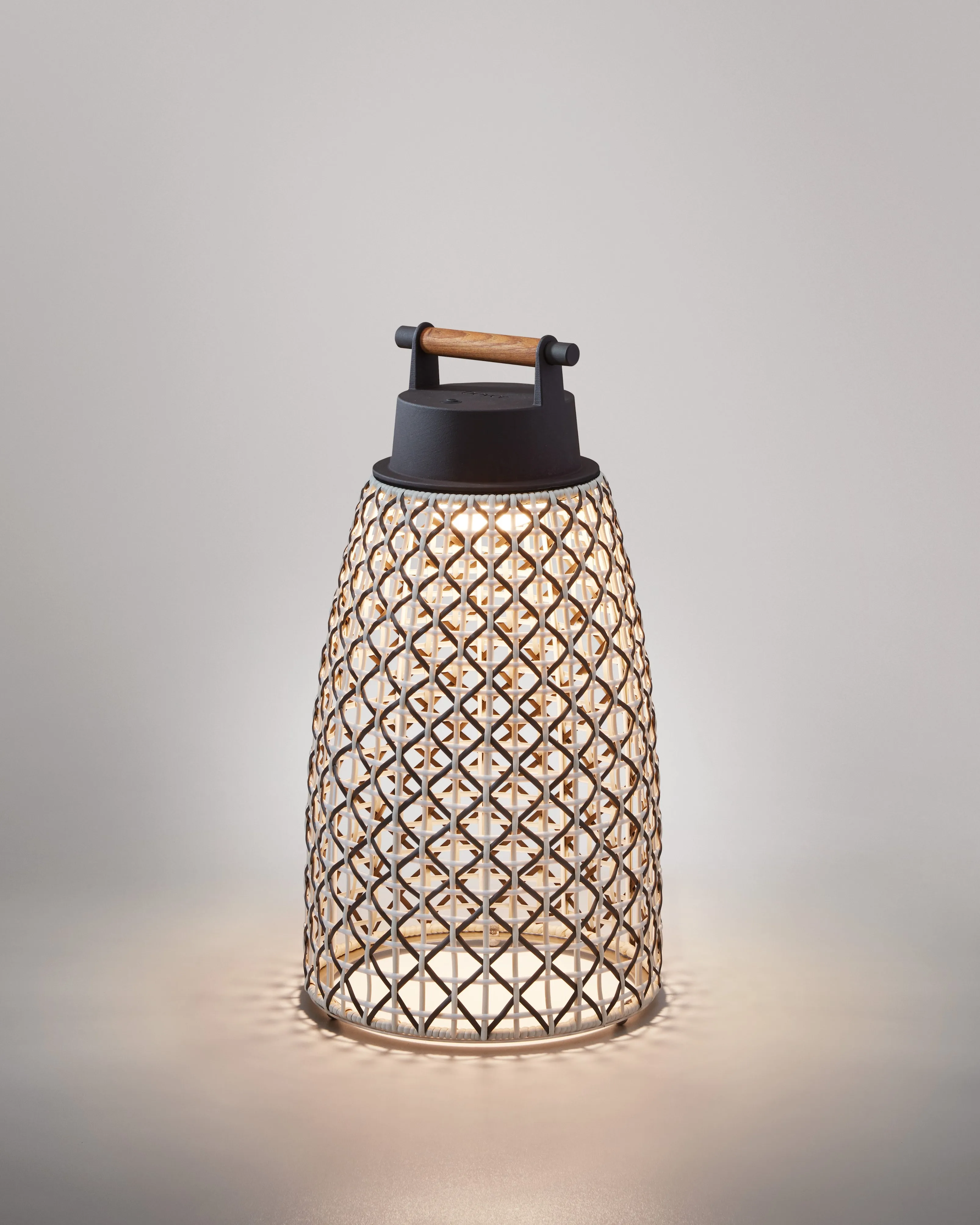 Exterior Woven Conical Portable Lamp