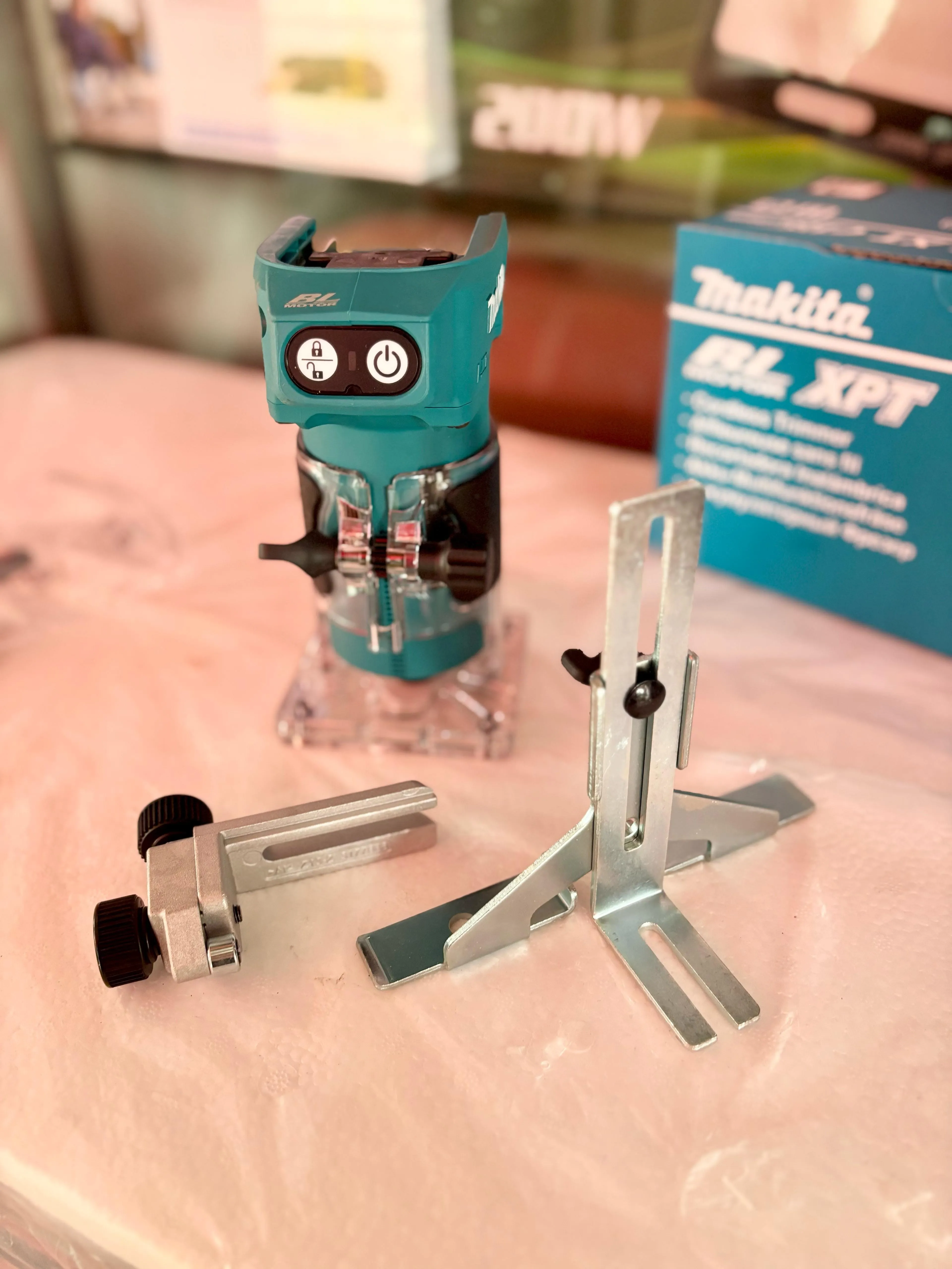 Makita DC Trimmer DRT52Z (18V,Bare Unit) | Model: M-DRT52Z
