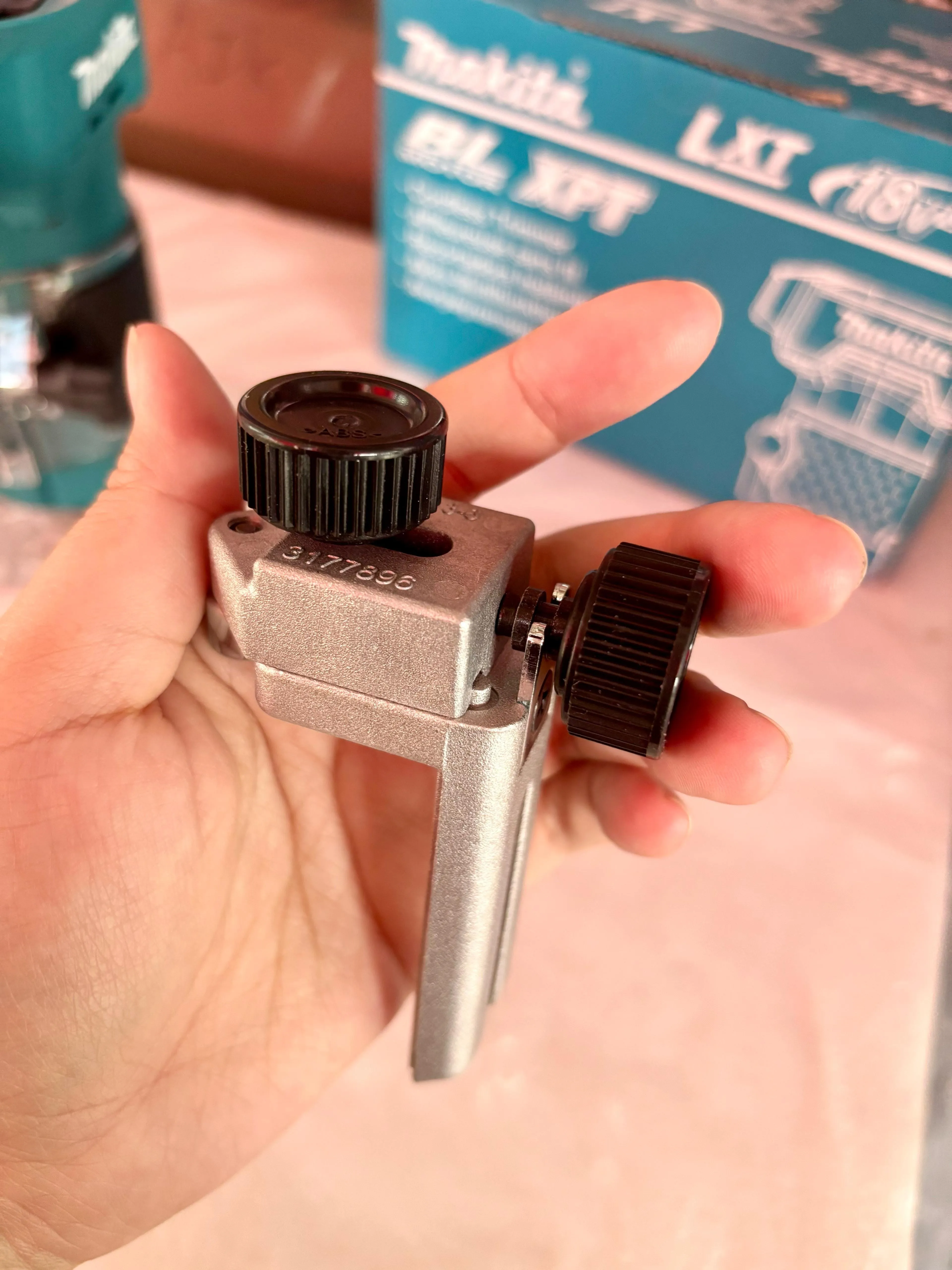 Makita DC Trimmer DRT52Z (18V,Bare Unit) | Model: M-DRT52Z