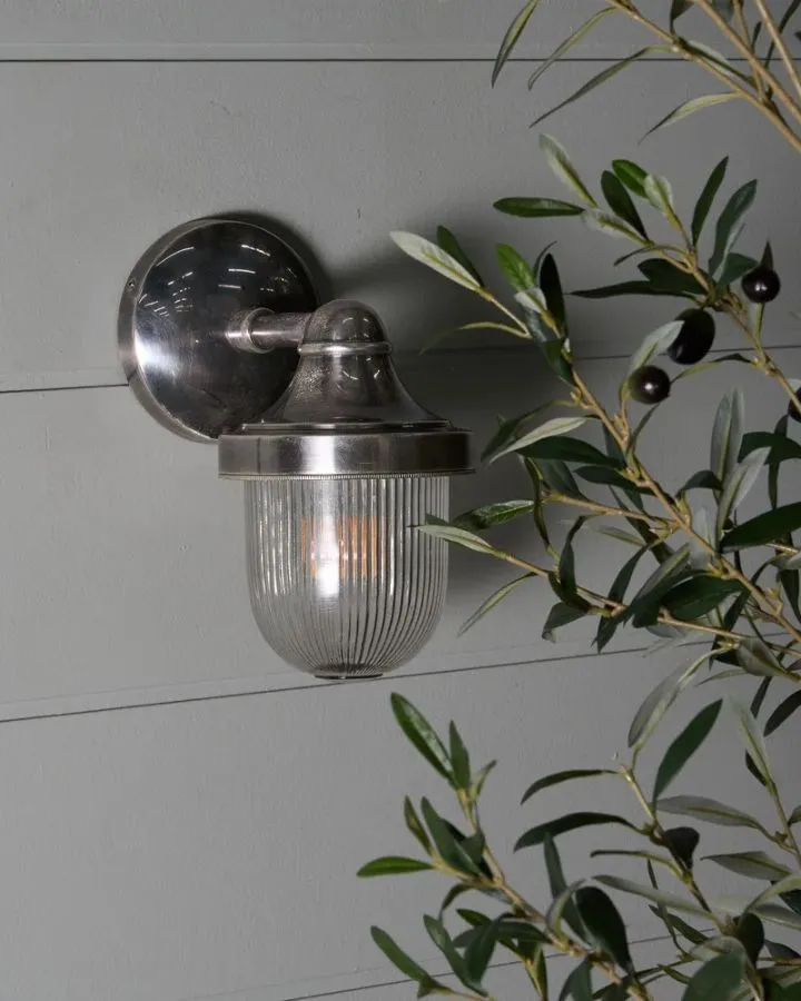 Outdoor Classic Brass Wall Light