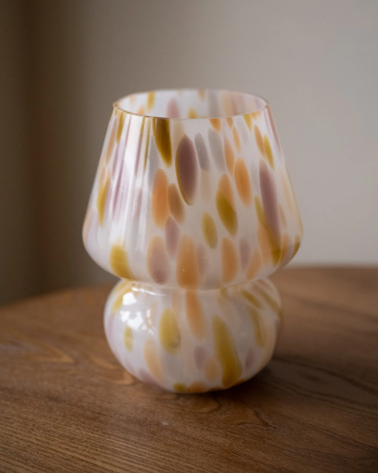 Wireless Table Lamp Joyful Yellow Rose